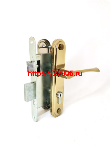 Замок Omega (Омега) врезной цилиндровый с защёлкой в комплекте с ручкой ЗВ7 (золото лак), 4 кл.